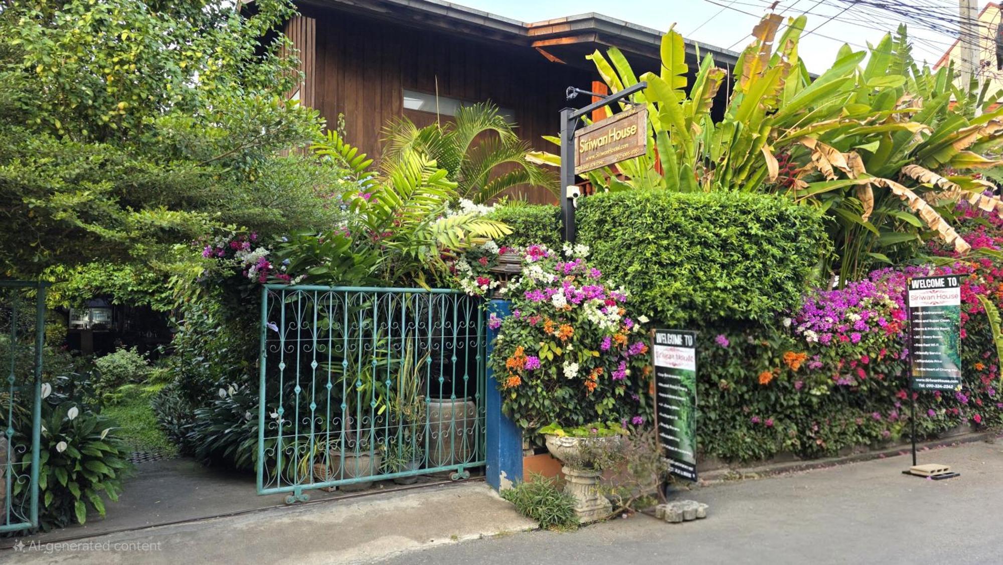 Siriwan Hostel Chiang Mai Extérieur photo