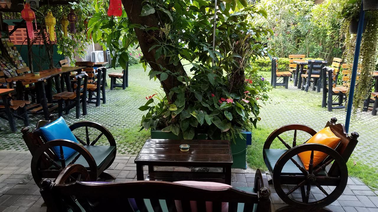 Siriwan Hostel Chiang Mai Extérieur photo